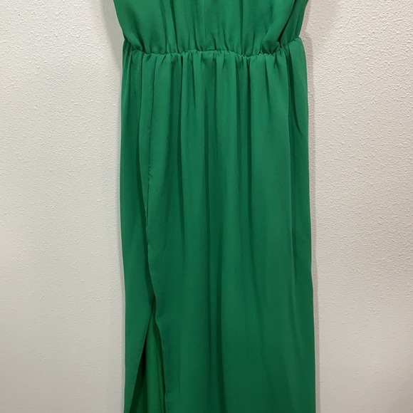 Majorelle revolve Symphony Gown in Green - Picture 4 of 16